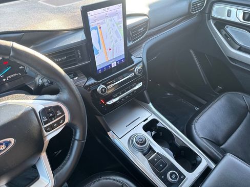 Used 2023 Ford Explorer Limited w/ Limited Technology Package image 24