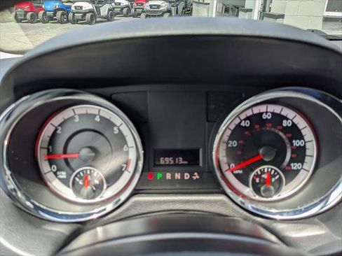 Used 2020 Dodge Grand Caravan SE w/ UConnect Hands-Free Group FWD image 19