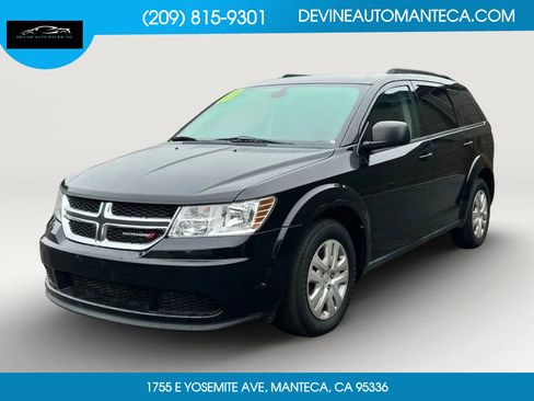 Used 2019 Dodge Journey SE image 3