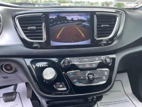 Used 2018 Chrysler Pacifica Touring Plus w/ S Appearance Package FWD image 20