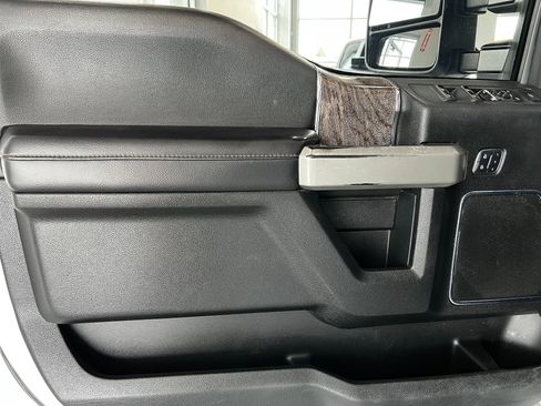 Used 2017 Ford F350 Lariat AWD/4WD image 10