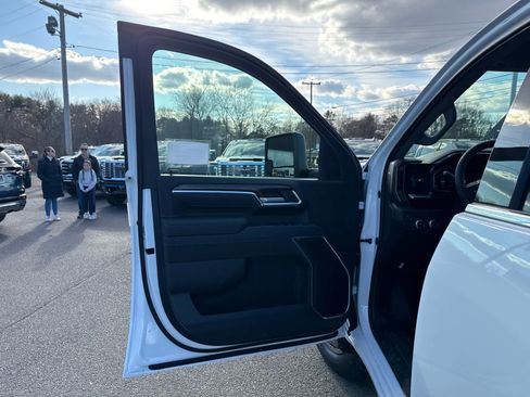 New 2026 GMC Sierra 3500 SLE w/ SLE Convenience Package image 12