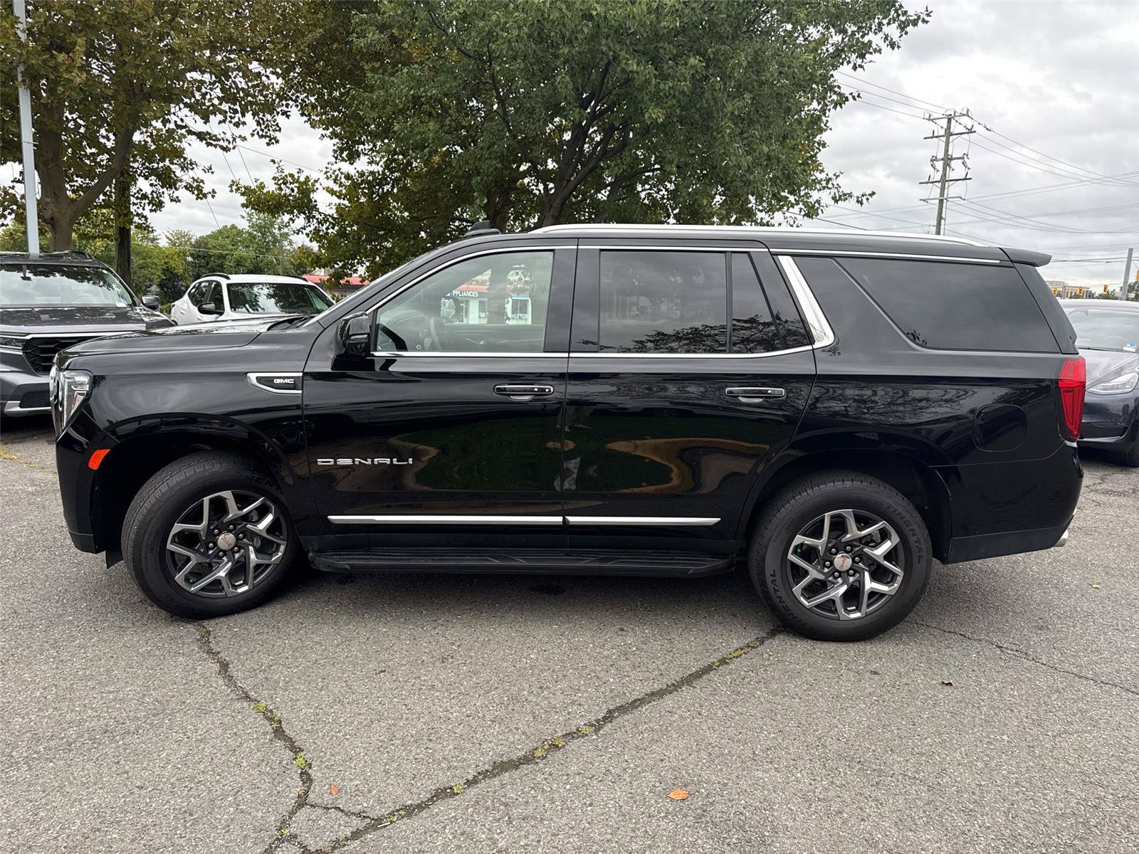 Certified 2023 GMC Yukon Denali AWD/4WD image 4