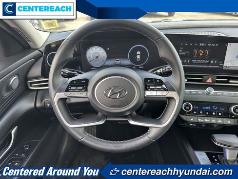 Used 2023 Hyundai Elantra SEL w/ Convenience Package FWD image 11
