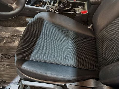 Used 2015 Subaru Crosstrek 2.0i image 18