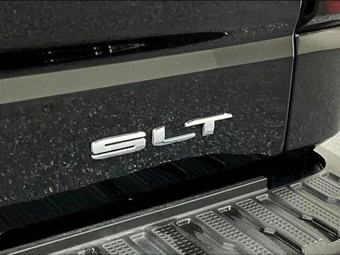 Used 2022 GMC Sierra 1500 SLT image 24