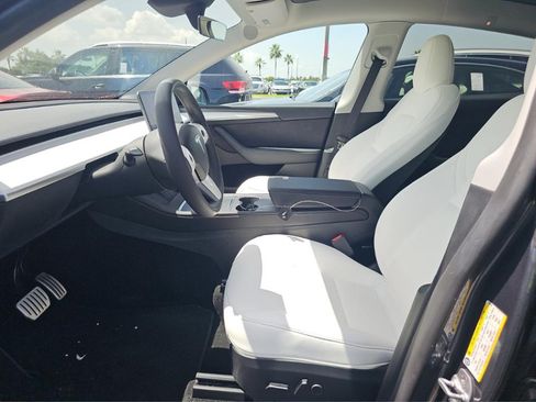 Used 2023 Tesla Model Y Long Range AWD/4WD image 11