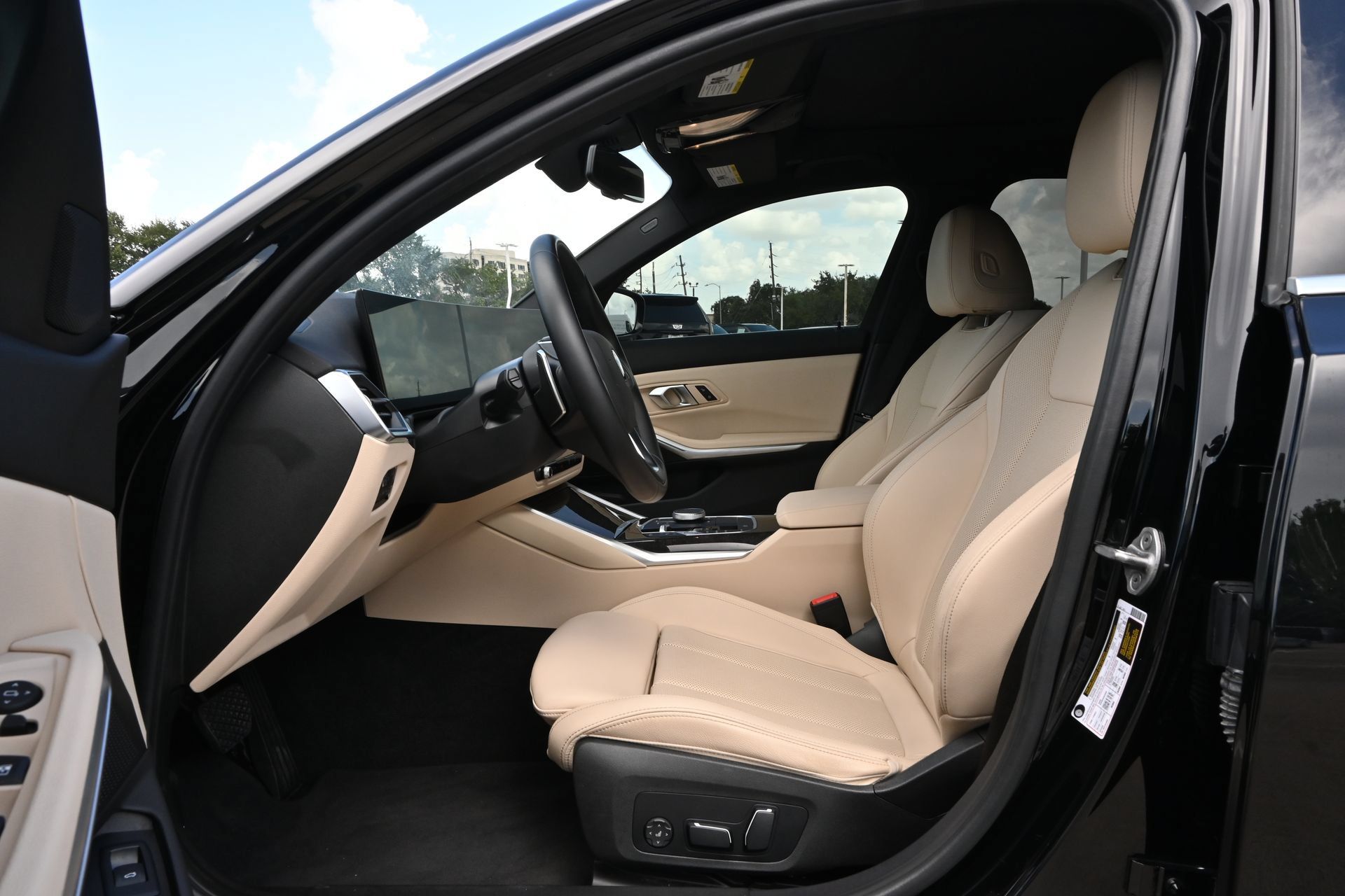 Used 2024 BMW 330i Sedan w/ Convenience Package RWD image 19