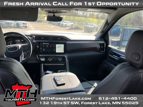 Used 2025 GMC Sierra 2500 Denali w/ Denali Reserve Package AWD/4WD image 13