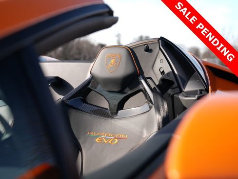 Used 2024 Lamborghini Huracan EVO image 25