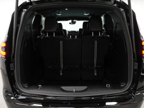 New 2027 Chrysler Pacifica Select FWD image 29