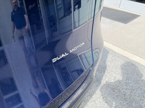 Used 2022 Tesla Model Y Long Range AWD/4WD image 7