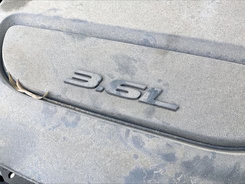 Used 2023 Chrysler Voyager LX FWD image 33