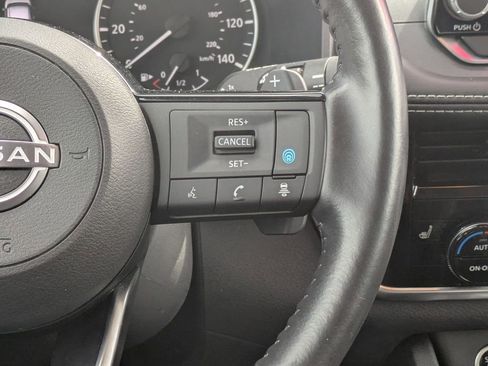 Used 2023 Nissan Rogue SV w/ SV Premium Package image 14