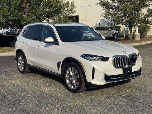 Used 2024 BMW X5 xDrive40i w/ Premium Package AWD/4WD image 3