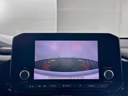 Used 2025 Nissan Pathfinder SV image 22