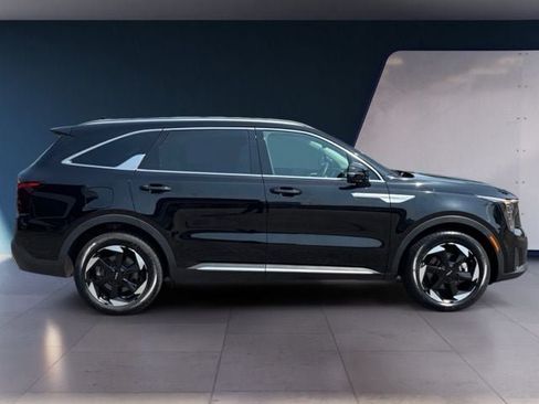 Certified 2025 Kia Sorento EX AWD/4WD image 6
