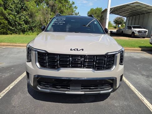 Used 2025 Kia Sorento SX AWD/4WD image 2