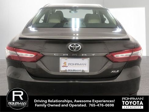 Used 2018 Toyota Camry XLE image 6