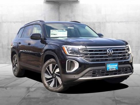 New 2026 Volkswagen Atlas SE image 2