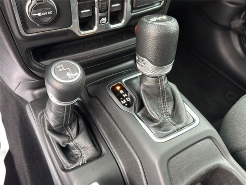 Used 2025 Jeep Wrangler Unlimited Sport AWD/4WD image 20