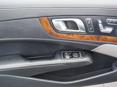 Used 2013 Mercedes-Benz SL 550 image 16