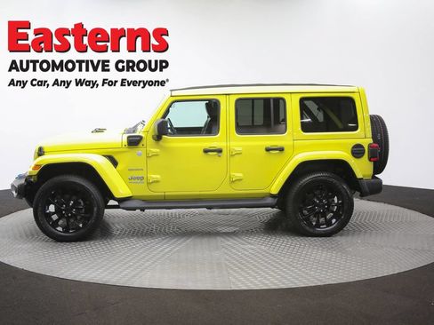 Used 2022 Jeep Wrangler Unlimited Sahara w/ Cold Weather Group AWD/4WD image 60
