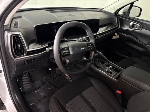 New 2026 Kia Sorento LX FWD image 16
