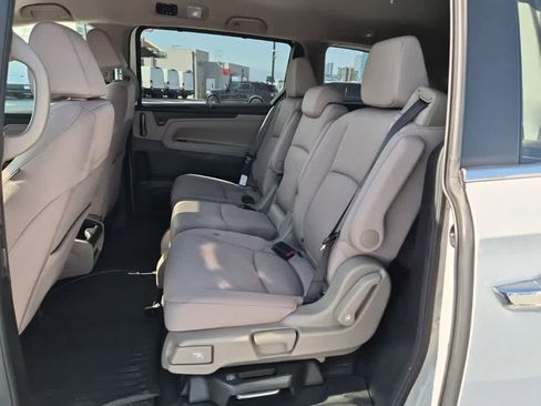 Used 2023 Honda Odyssey EX image 10