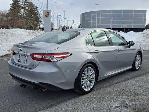 Used 2019 Toyota Camry XLE w/ Navigation Package image 6