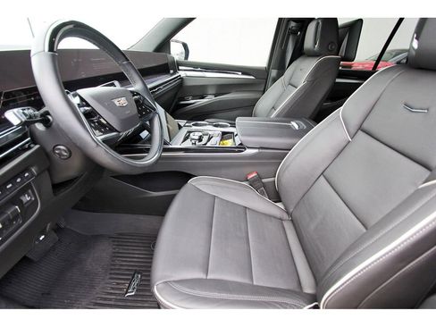 Certified 2026 Cadillac Escalade Sport w/ Touring Package AWD/4WD image 6