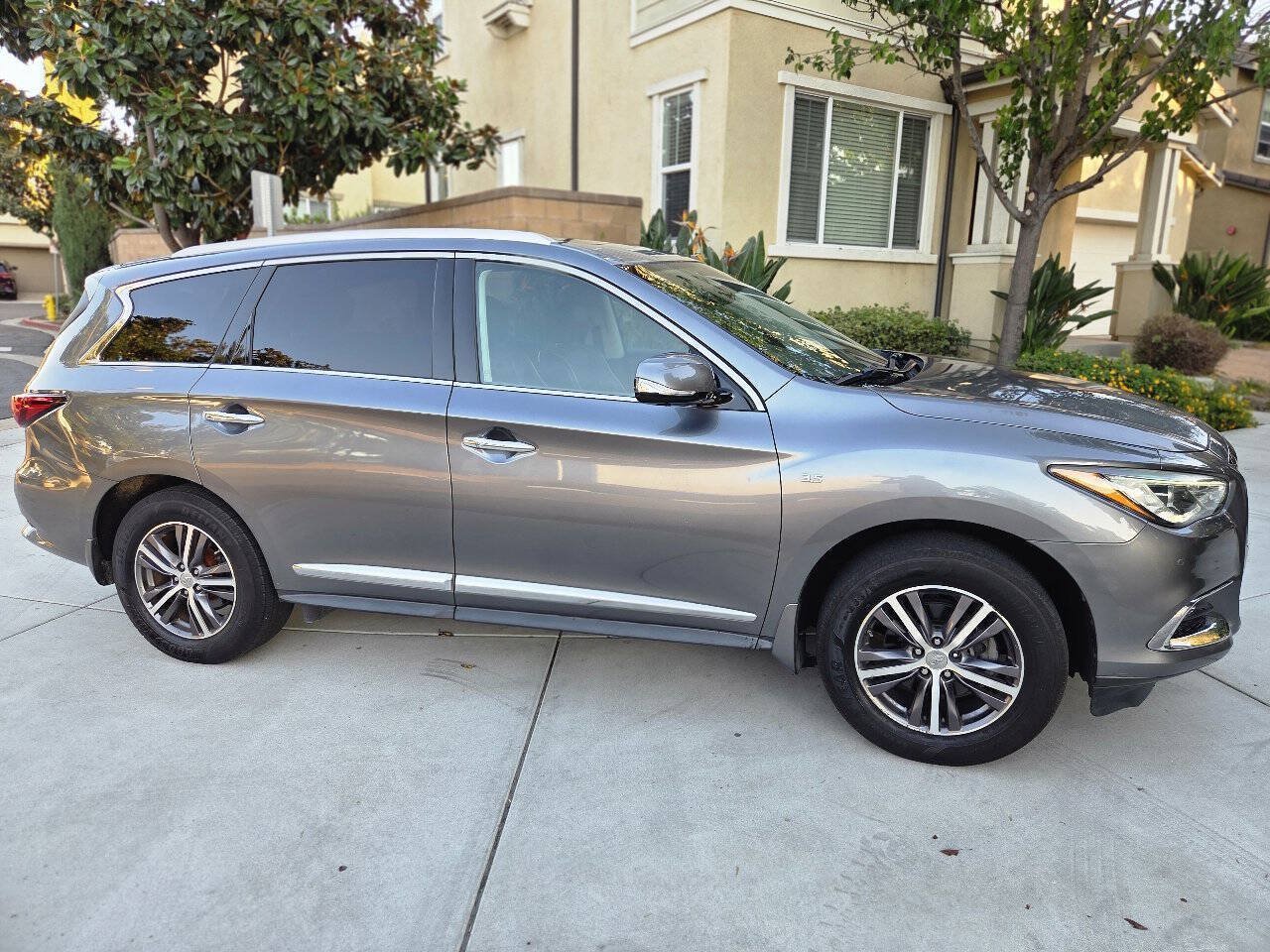 Used 2018 INFINITI QX60 Luxe w/ Premium Plus Package AWD/4WD image 9
