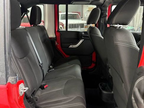 Used 2016 Jeep Wrangler Unlimited Sahara w/ Dual Top Group image 23