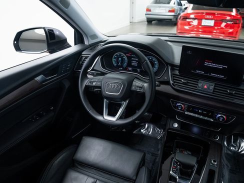 Used 2025 Audi Q5 e Premium Plus image 10