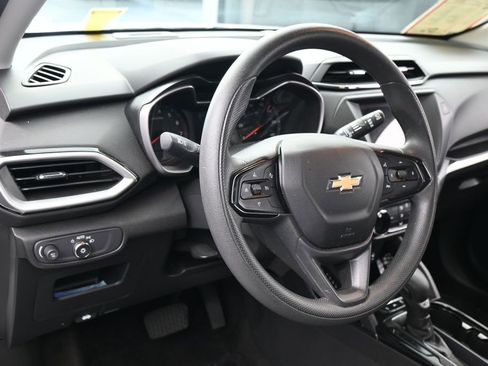 Used 2023 Chevrolet TrailBlazer LS AWD/4WD image 14