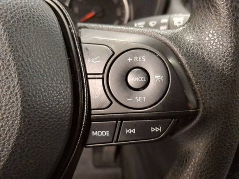 Used 2019 Toyota RAV4 LE w/ All Weather Liner Package AWD/4WD image 20