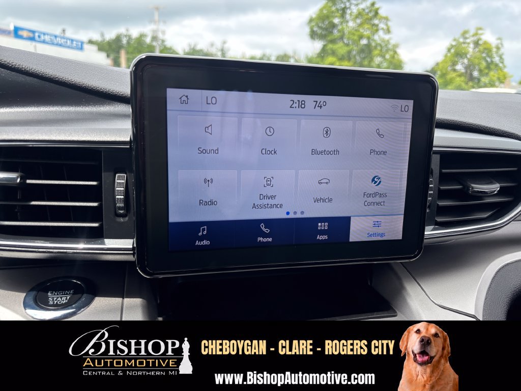 Used 2022 Ford Explorer XLT w/ Equipment Group 202A AWD/4WD image 39