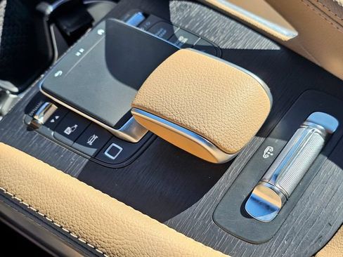 Certified 2025 Mercedes-Benz GLS 580 4MATIC image 39