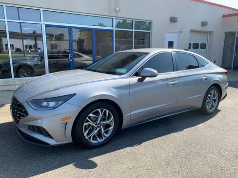 Used 2023 Hyundai Sonata SEL FWD image 1