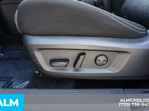 Used 2025 Nissan Rogue SV image 35