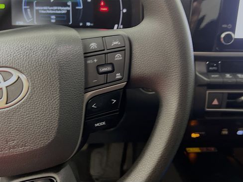 Used 2025 Toyota Camry LE w/ Convenience Package image 20