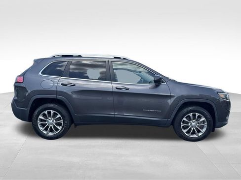 Used 2019 Jeep Cherokee Latitude Plus w/ Comfort/Convenience Group AWD/4WD image 2