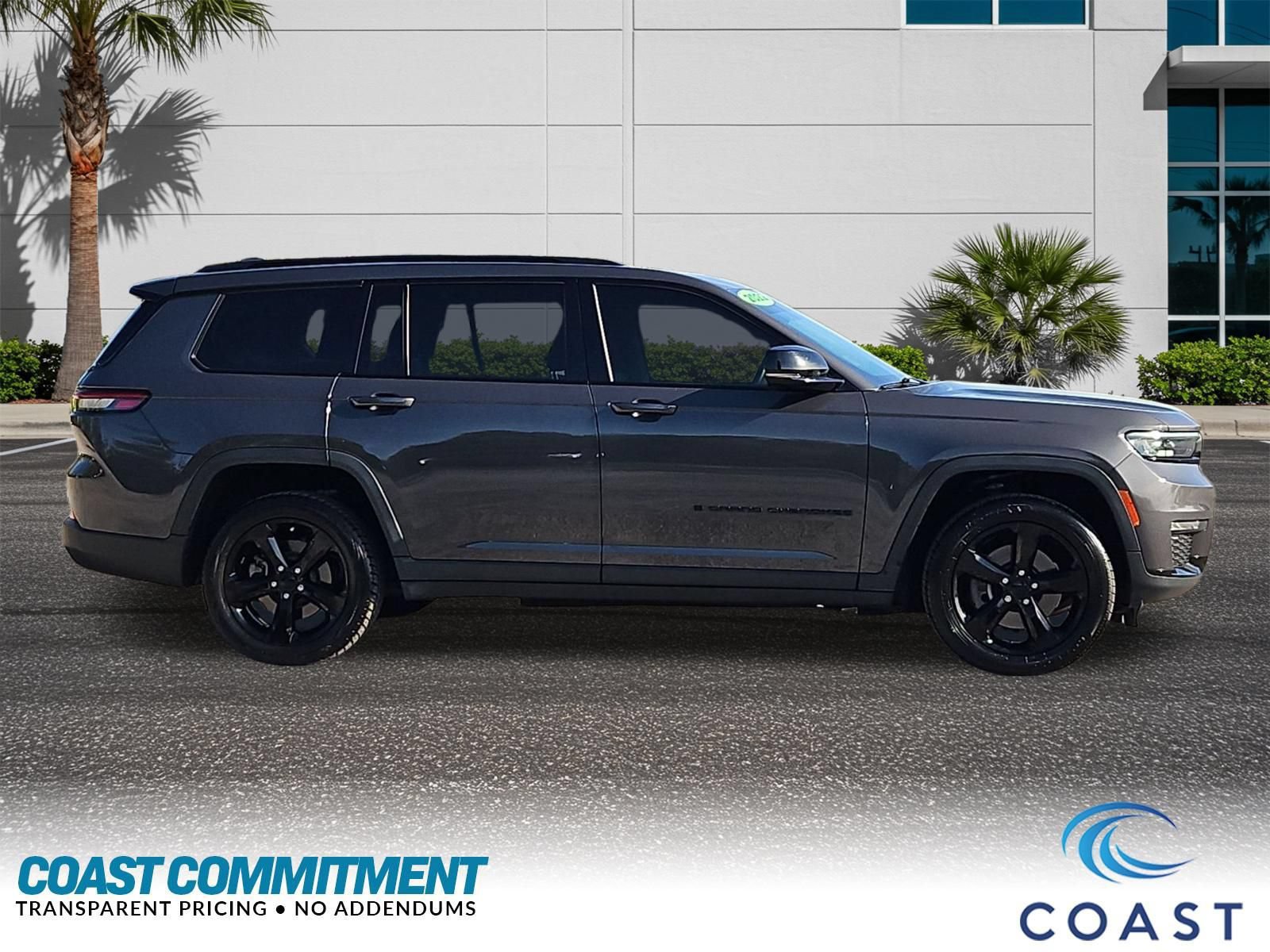 Used 2022 Jeep Grand Cherokee L Limited w/ Black Appearance Package RWD image 5