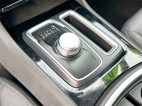 Certified 2023 Chrysler 300 Touring image 16