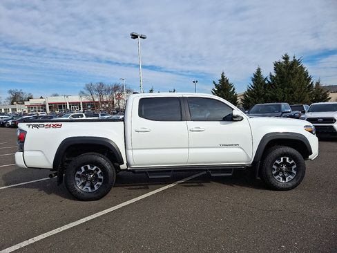 Certified 2022 Toyota Tacoma TRD Off-Road image 7