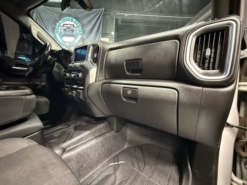 Used 2019 Chevrolet Silverado 1500 LT w/ All-Star Edition AWD/4WD image 18