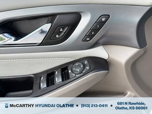 Used 2020 Chevrolet Traverse Premier w/ LPO, Floor Liner Package AWD/4WD image 36