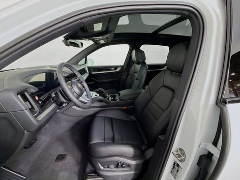 New 2026 Porsche Cayenne AWD/4WD image 5