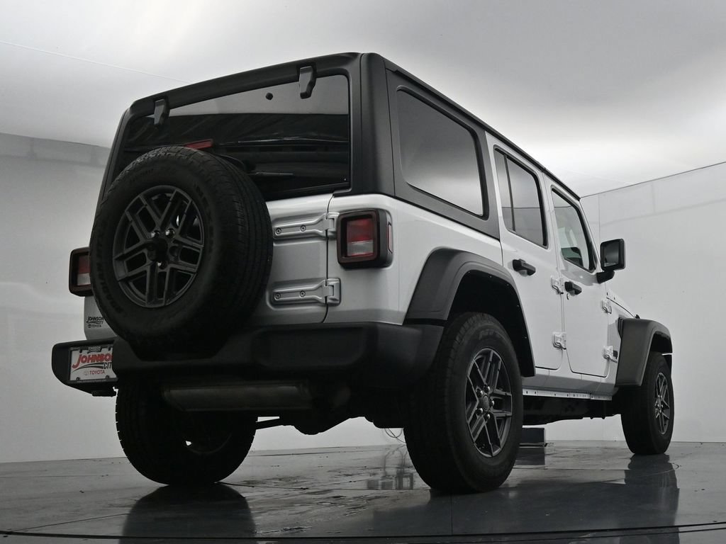 Used 2024 Jeep Wrangler Unlimited Sport AWD/4WD image 37