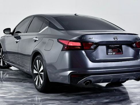 Used 2020 Nissan Altima 2.5 SL FWD image 11